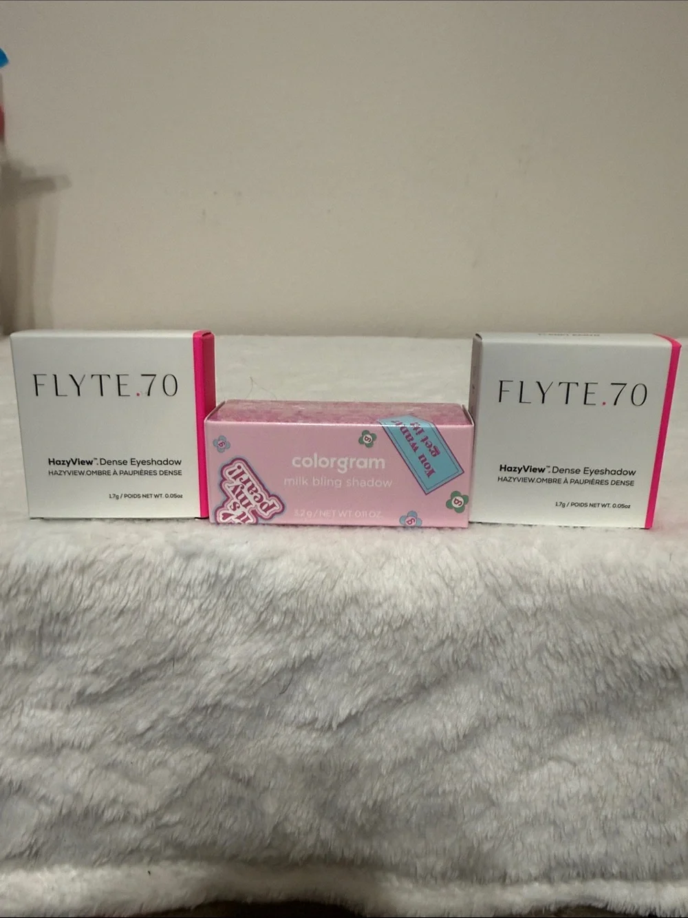 FLYTE.70 HazyView Dense Eyeshadow Duo with pink Colorgram Milk Bling Shadow